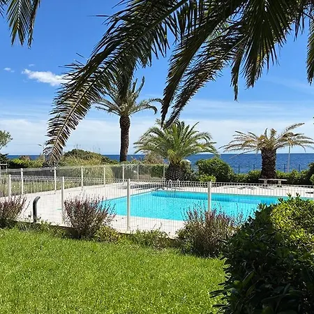 In A Towel For Two Pool And Sea Apartament